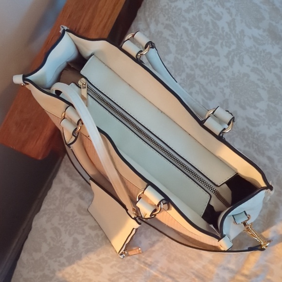 Handbag - Picture 13 of 15